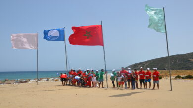 عدد من شواطئ المغرب تحصل على العلم الأزرق للبيئة
